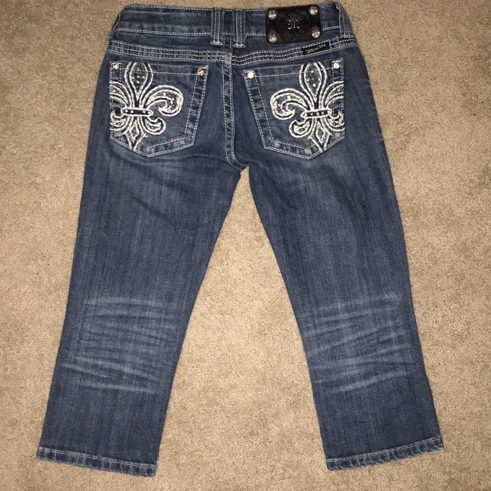 Miss Me capris fleur de lis